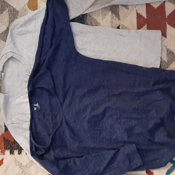 (2pcs) Gap Sweater and Cardigan Bundle - Picture 1 of 3